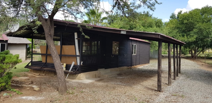 5 Bedroom Property for Sale in Mooinooi North West